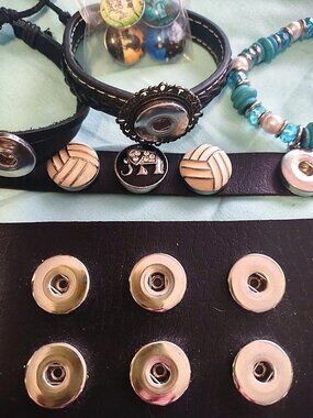 Women's Snap Bracelets and multiple Snaps - Gently used